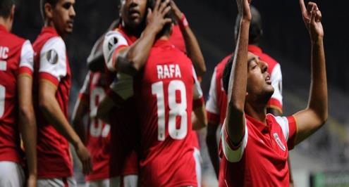 مباراة كوكا ومارسيليا مهددة بالإلغاء بسبب الأحذية
